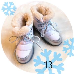 BearPaw Faux Fur Lined Tundra Boot Size 13Y